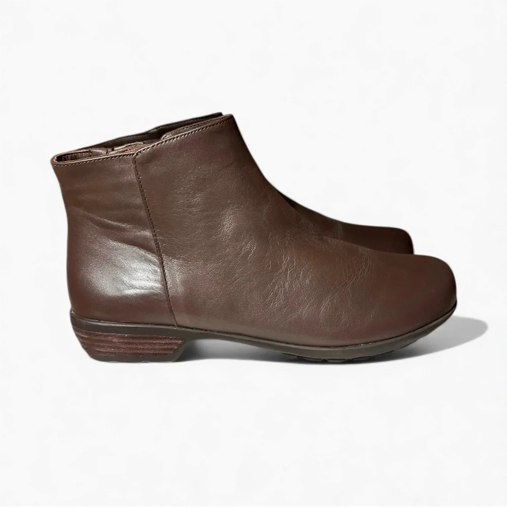 Ros Hommerson ezra may premium